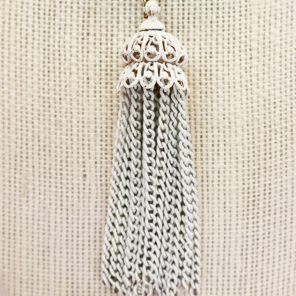 Vintage Monet "White Lace" Necklace & Earrings - Picture 3 of 11